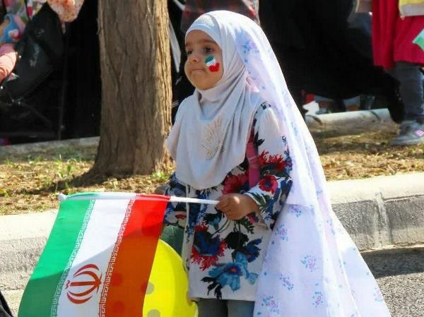 تصویری / حضور با شکوه مردم انقلابی و بصیر بشرویه در راهپیمایی یوم الله 13 آبان – قسمت دوم