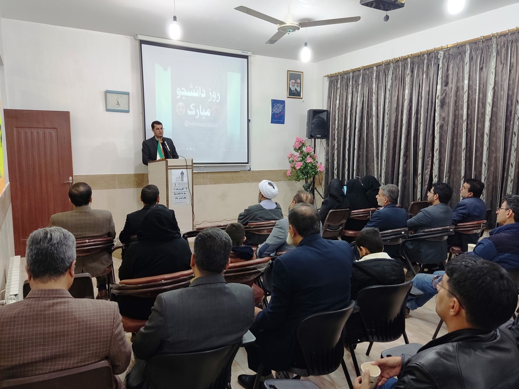 نقش دانشجو در پیروزی انقلاب بیان شود