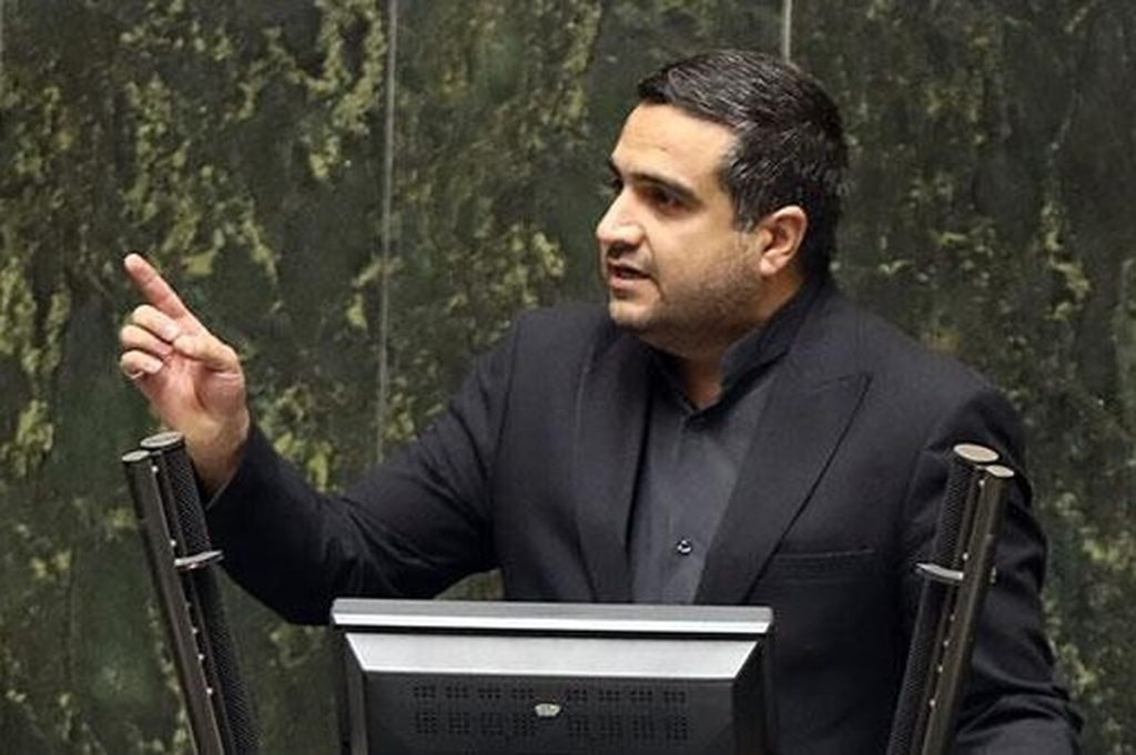 رفتار دوگانه دولتی‌ها قبل و پس از استیضاح وزیر صمت جای تأمل دارد