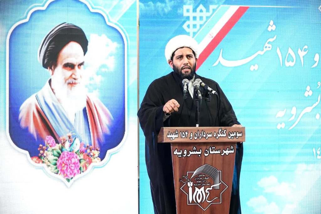حل مشکلات جامعه نیازمند مدیریت جهادی دولت و مجلس است