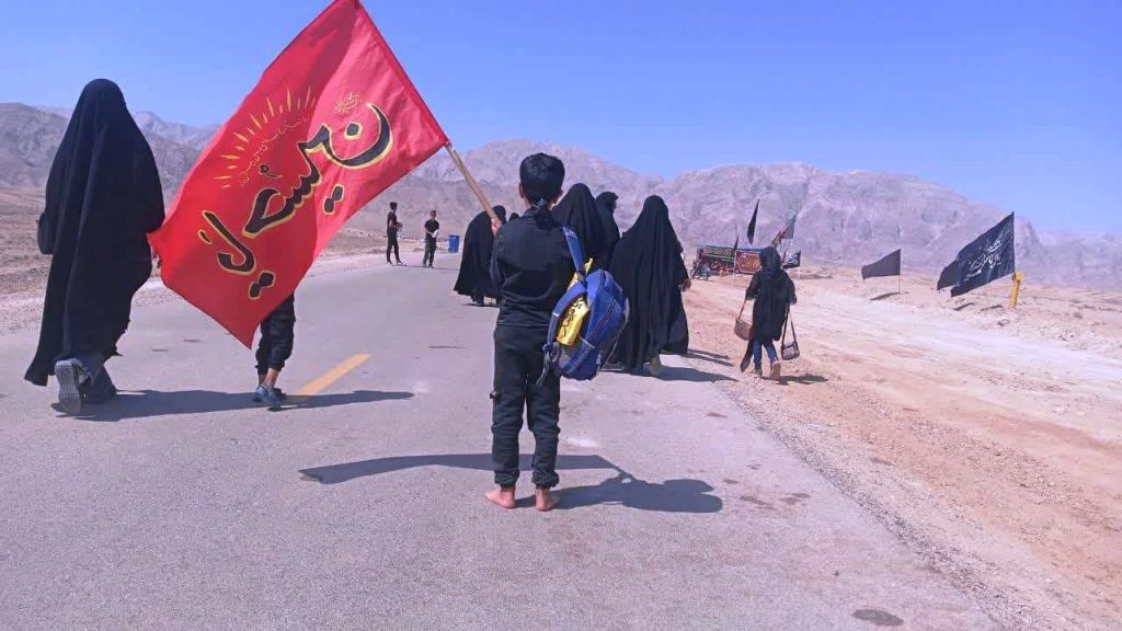 تصویری : مراسم باشکوه پیاده روی اربعین به طرف امامزاده سیدعبدالکریم (ده کرم)