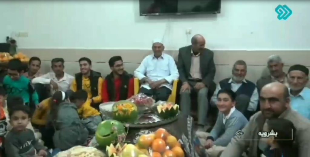 دورهمی یلدایی در خانه پدربزرگ بشرویه ای با ١۴٨ فرزند، نوه و نتیجه