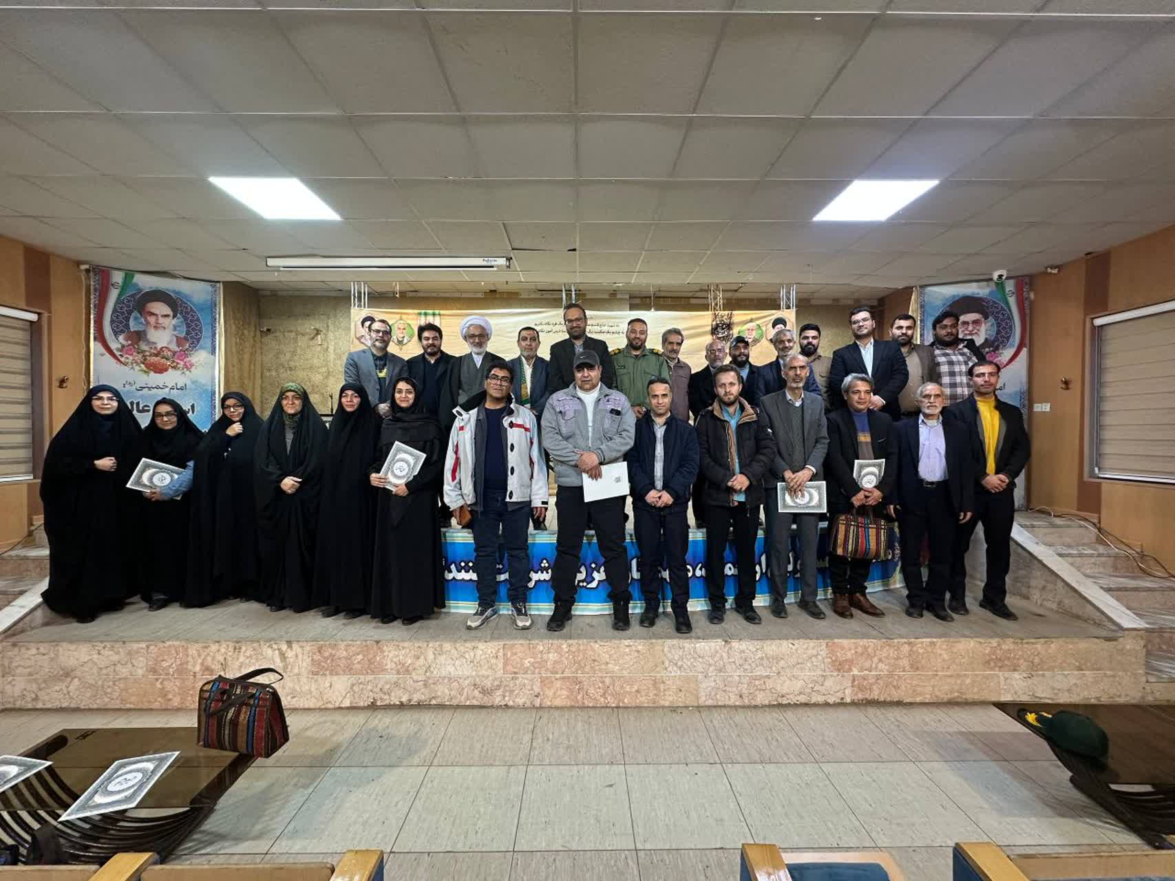 «مقاومت» طنین شعر و حماسه در بشرویه در سالگرد شهادت سردار دلها «مقاومت» طنین شعر و حماسه در بشرویه در سالگرد شهادت سردار دلها